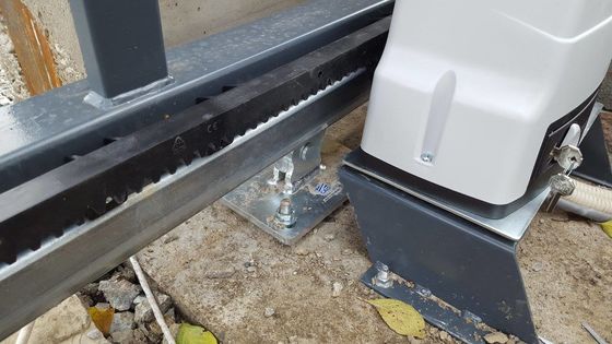 1000 X 12 X 30 Mm Kayar Kapı Rafı Demir Otomatik Kayar Kapı Çelik Raf Naylon